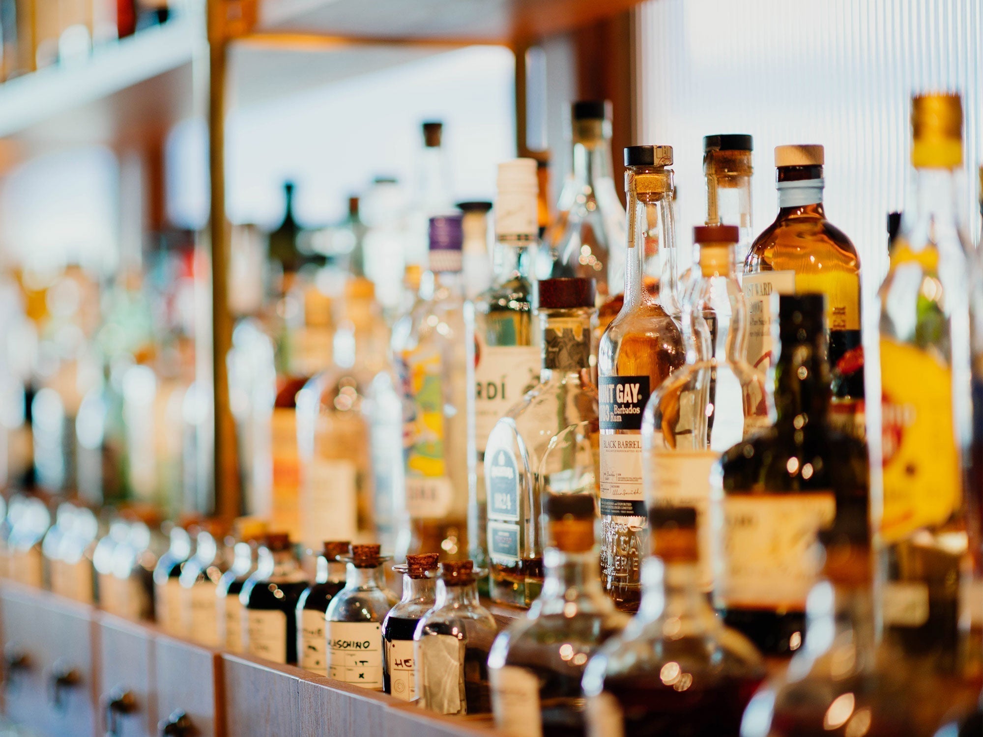 Welcher Alkohol hat am wenigsten Kalorien? | CALOW